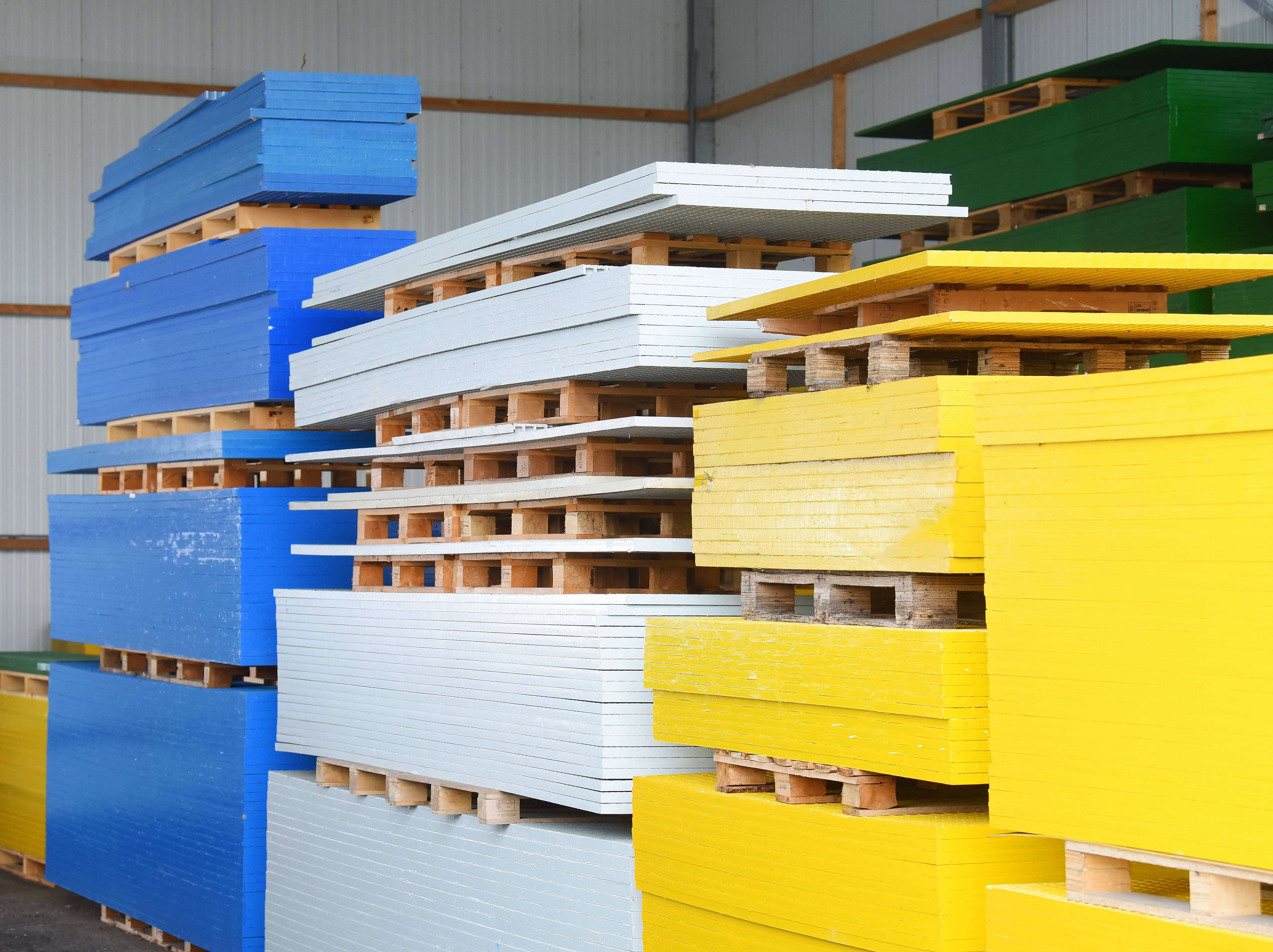 Roosters gestapeld voor kunststofroosters